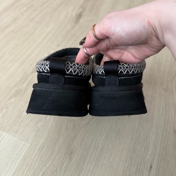 UGG Tazz Slippers - Picture 9 of 15